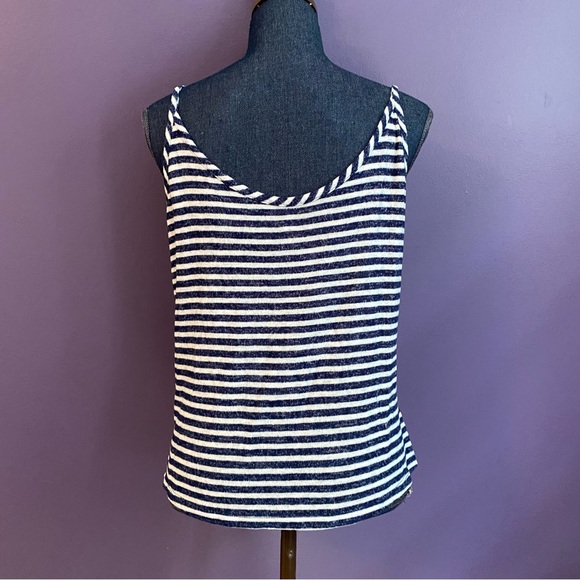 4/$25 SO Knot Front Tank Top Size L - Picture 2 of 6